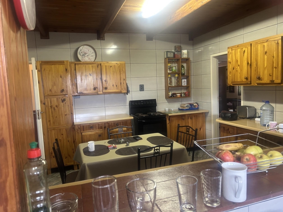 5 Bedroom Property for Sale in Viljoenskroon Free State